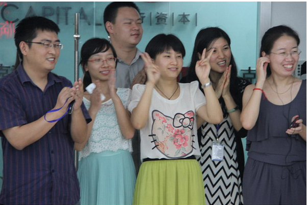 “乒臨城下”；孰與爭鋒